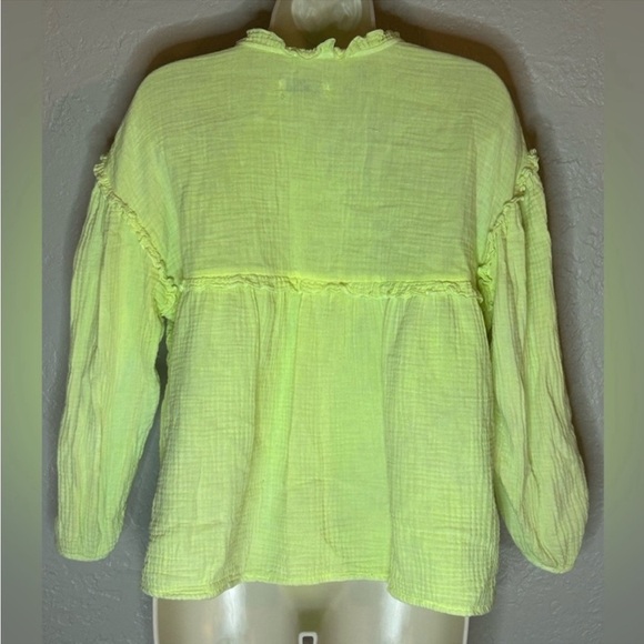 Zara light lime green color with long sleeve, lightweight size 13-14 - Picture 3 of 7